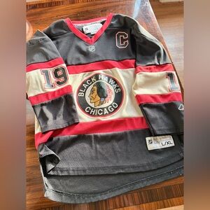 Reebok Chicago Blackhawks Logo Jersey - Black, Red, Cream